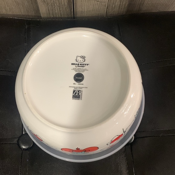 Hello Kitty Love Heart Balloons Large Food Storage Container Zrike Brands - Picture 6 of 10